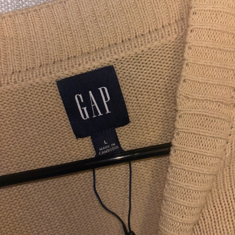 GAP Light Tan Knit Pullover - Picture 3 of 3